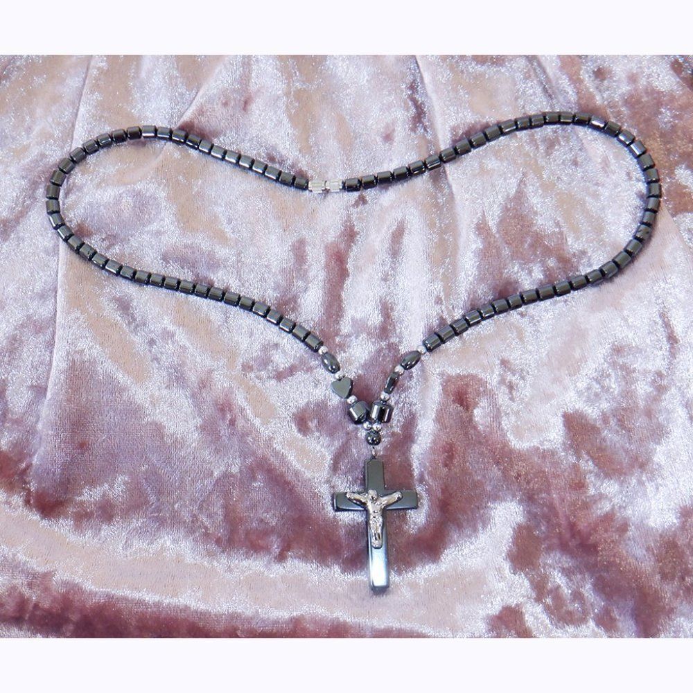 NWOT Hematite cross drop necklace